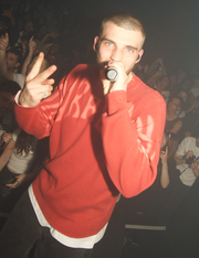 Ghost Knit red