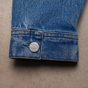 engraved jacket button ; blue denim jacket ; denim jacket men ; denim jacket sleeve