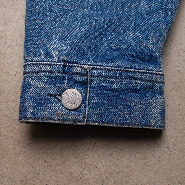 engraved jacket button ; blue denim jacket ; denim jacket men ; denim jacket sleeve